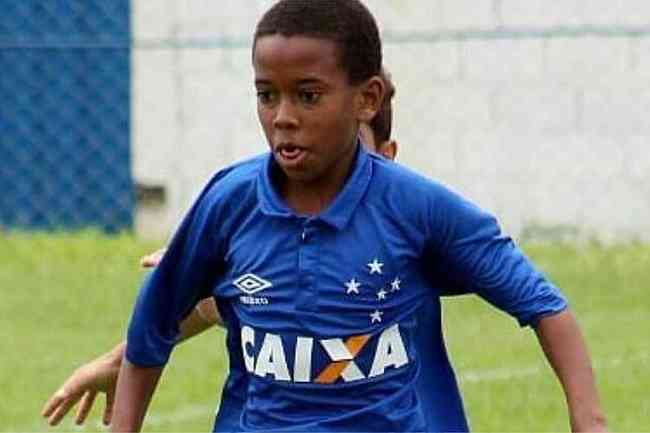 Craque prodgio, Estevo Almeida, de 10 anos,  destaque das categorias de base do Cruzeiro