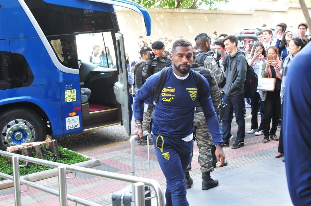 Delegao do Equador desembarcou nesta tera-feira em Belo Horizonte, onde estrear na Copa Amrica