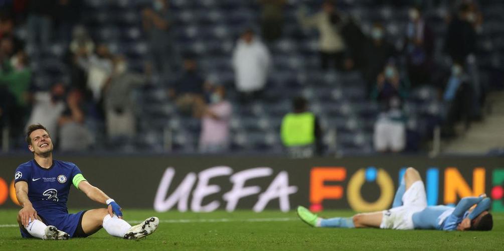 Imagens da grande decisão entre Manchester City e Chelsea no Estádio do Dragão