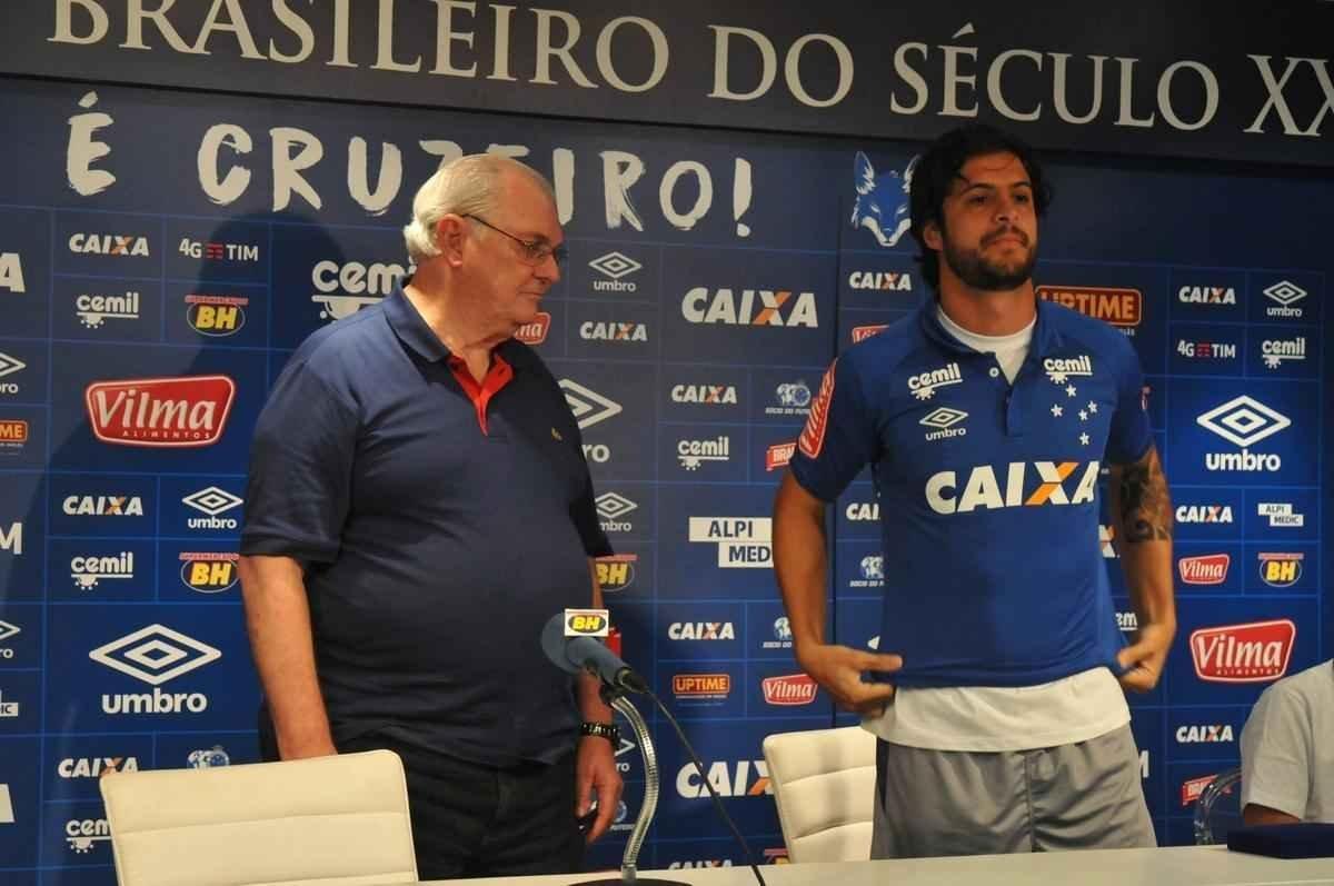 Diogo Barbosa e Hudson foram apresentados pelo presidente Gilvan de Pinho Tavares