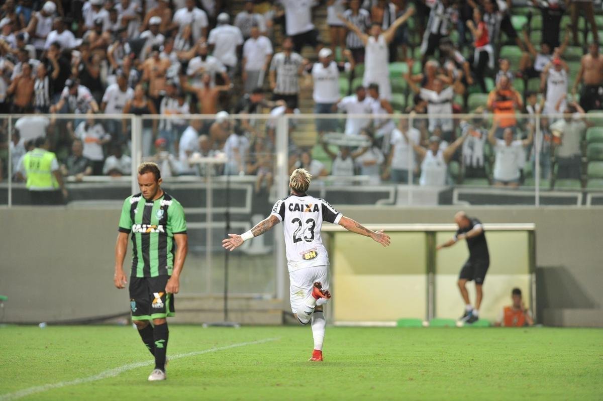 Depois de lances polmicos, Atltico confirmou vitria com gols de Rger Guedes e Ricardo Oliveira