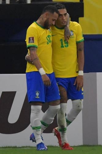 Com boa atuação, Brasil brinda torcida em Manaus com goleada sobre o Uruguai