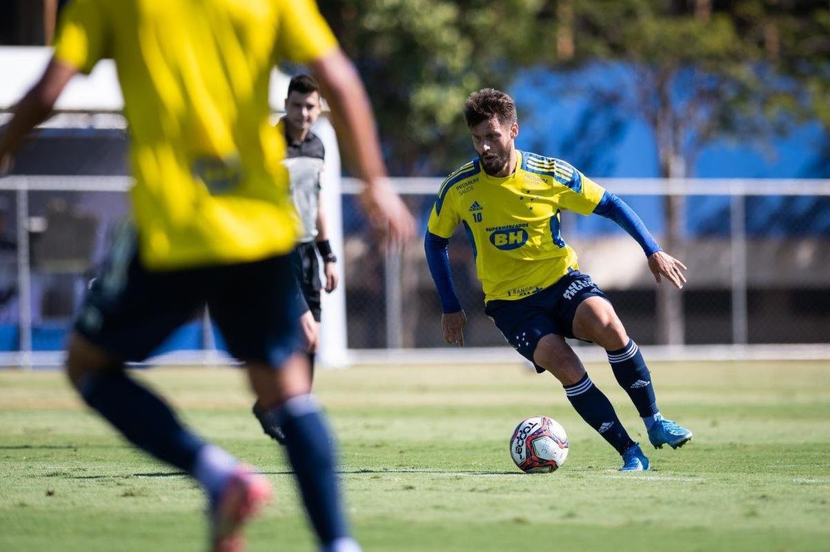 Cruzeiro empatou por 1 a 1 com o Boavista-RJ em jogo-treino realizado neste sbado (22/5), na Toca da Raposa II. Rafael Sobis marcou o gol celeste, enquanto Douglas Pedroso fez para a equipe do Rio de Janeiro.