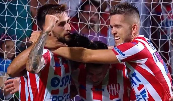 Galo foi batido pelo Unión em Santa Fé, na Argentina
