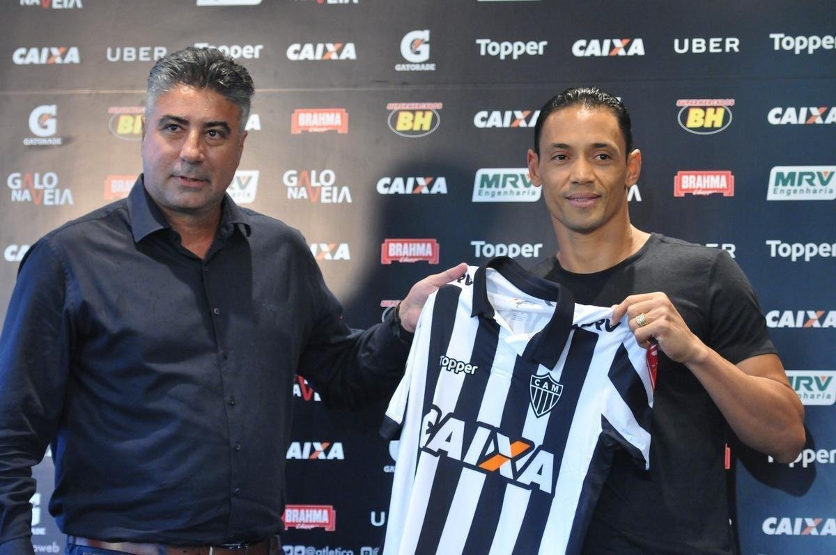 Atltico voltou ao trabalho nesta quinta-feira e apresentou Ricardo Oliveira; alm do atacante, presidente Sergio Sette Cmara e diretor de futebol Alexandre Gallo falaram com os jornalistas