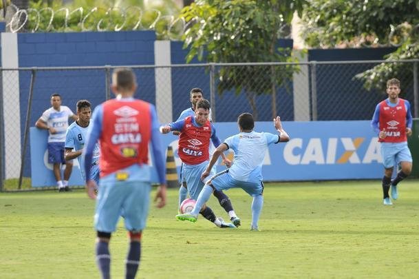 Com gols de Judivan e Rafael Sobis, Cruzeiro venceu Betinense por 2 a 0 em jogo-treino