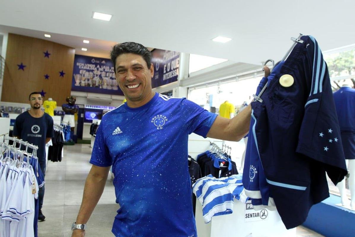 Na manh seguinte ao acesso do Cruzeiro, Belo Horizonte amanheceu 