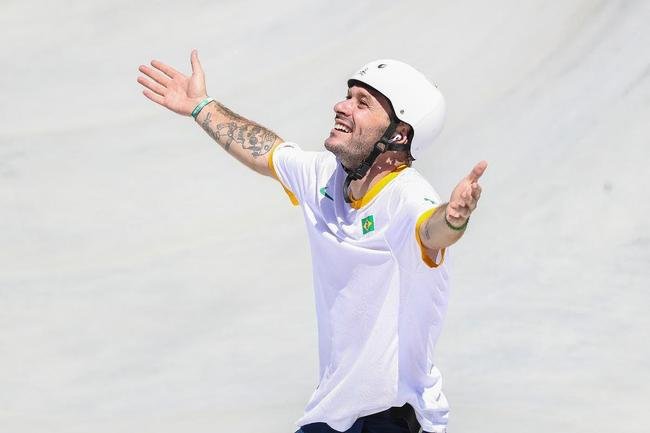 Pedro Barros conquistou a medalha de prata no skate park e vibrou muito com p�dio in�dito na modalidade que estreou nos Jogos de T�quio