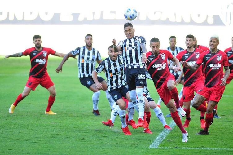Imagens do confronto entre Atltico e Athletico-PR, vlido pela 14 rodada da Srie A do Campeonato Brasileiro
