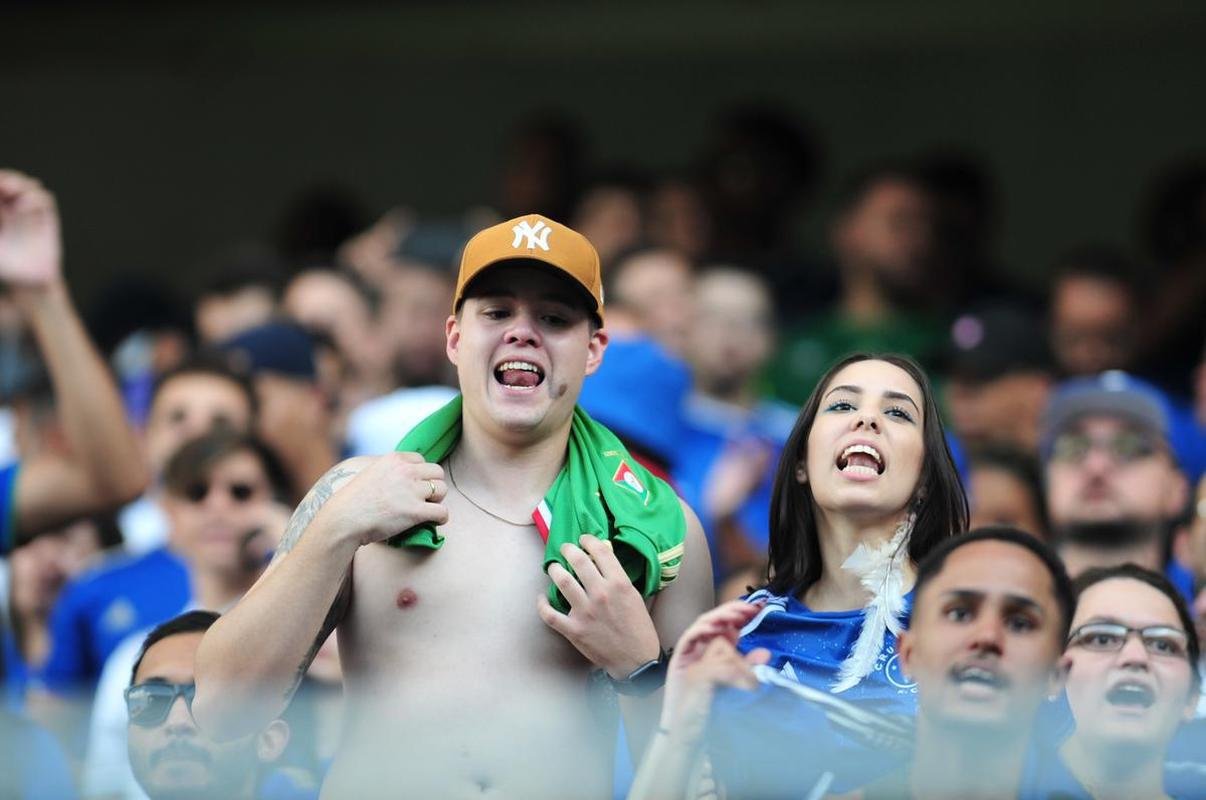Fotos da partida entre Cruzeiro e Grmio, no Independncia, pela sexta rodada da Srie B do Brasileiro