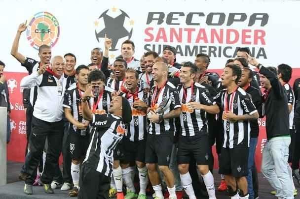 Ronaldinho Gaúcho se despediu com o título da Recopa, contra o Lanús