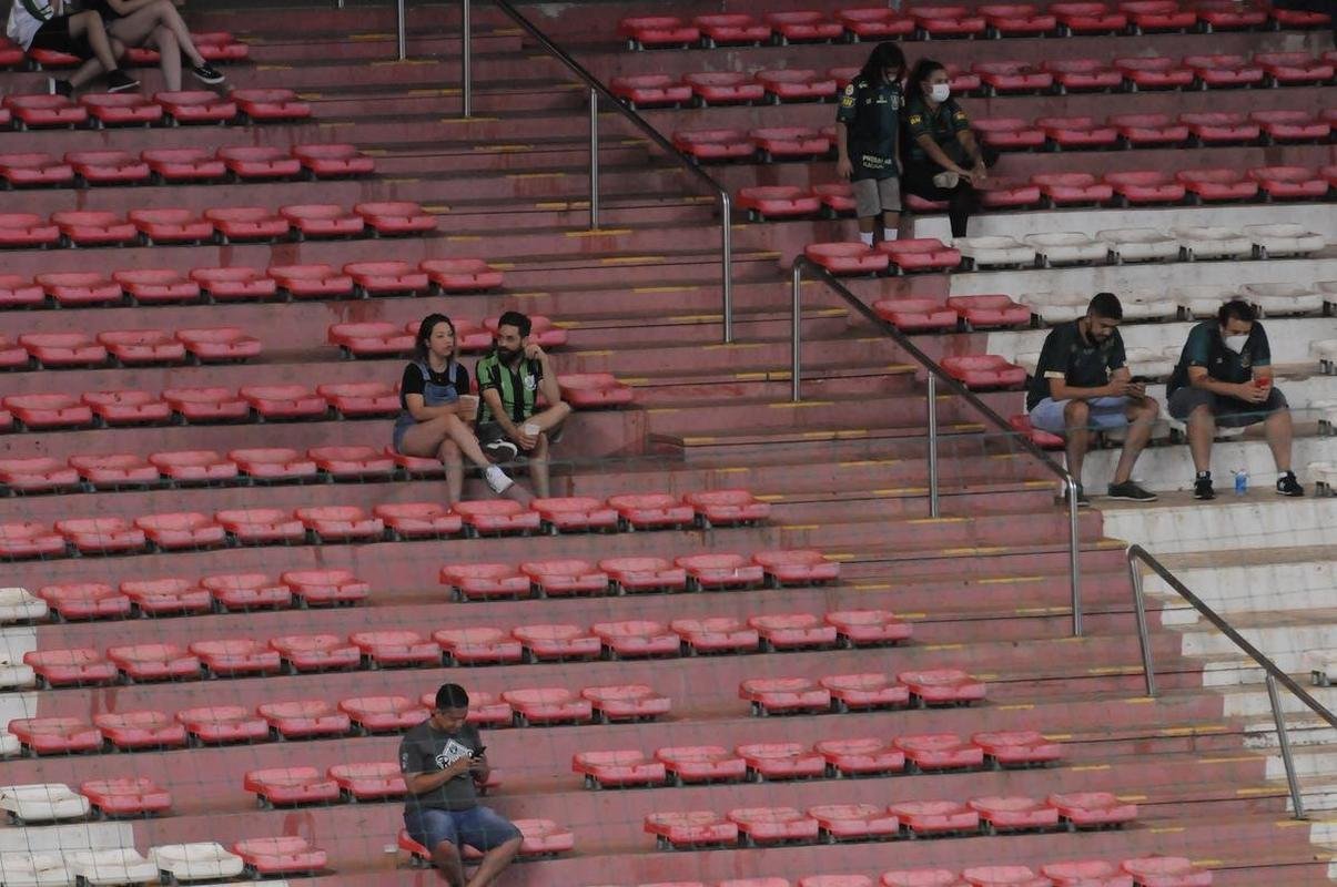 Jogo com o Palmeiras, pela 24 rodada do Campeonato Brasileiro, marcou o retorno do torcedor do Coelho ao Independncia ainda em meio  pandemia da COVID-19 (Juarez Rodrigues/EM/D.A Press)