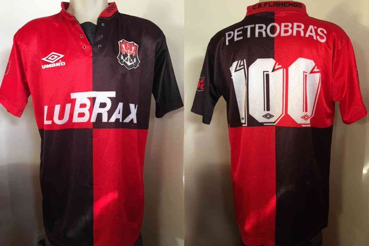 Em 1995, o Flamengo lanou a camisa Papagaio Vintm, inspirada no primeiro modelo do futebol do clube, que trazia as cores vermelha e preta em quatro quadrados
