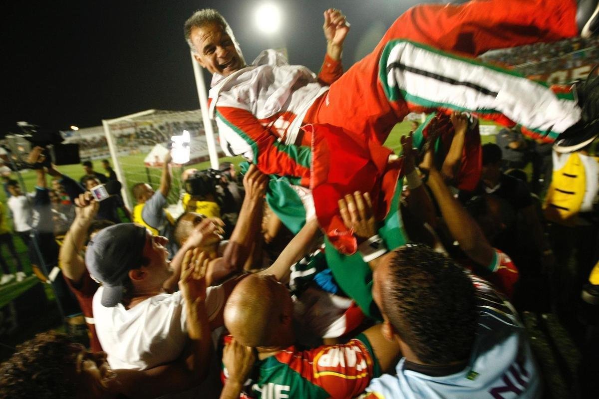 2011 - Portuguesa (tr�s de vantagem para o vice-l�der e nove de vantagem para o 5�)
