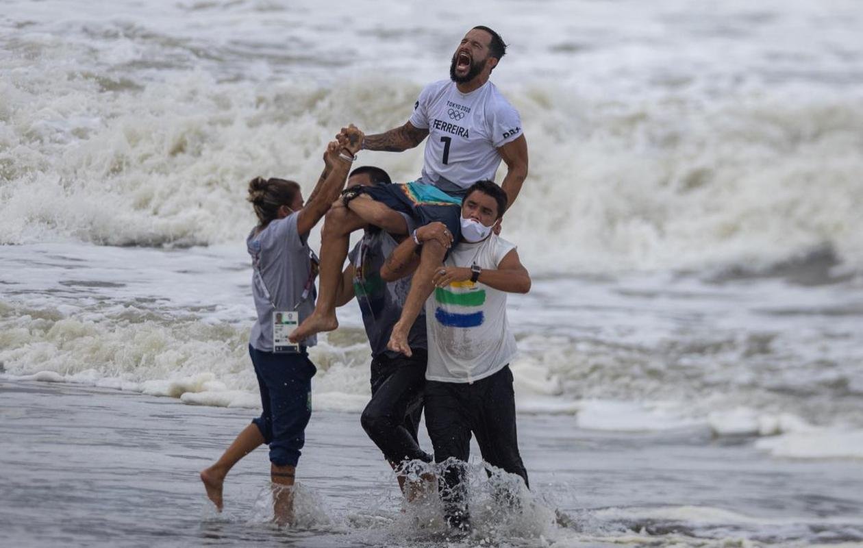talo Ferreira superou o japons Kanoa Igarashi na final e conquistou o primeiro ouro para o Brasil na Olimpada de Tquio. A medalha  histrica na modalidade que estreia justamente nesta edio dos Jogos.