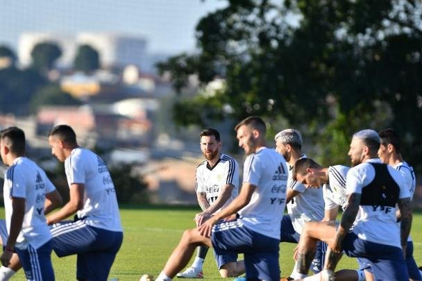 Na Toca II, Seleo Argentina fechou preparao para duelo com o Brasil