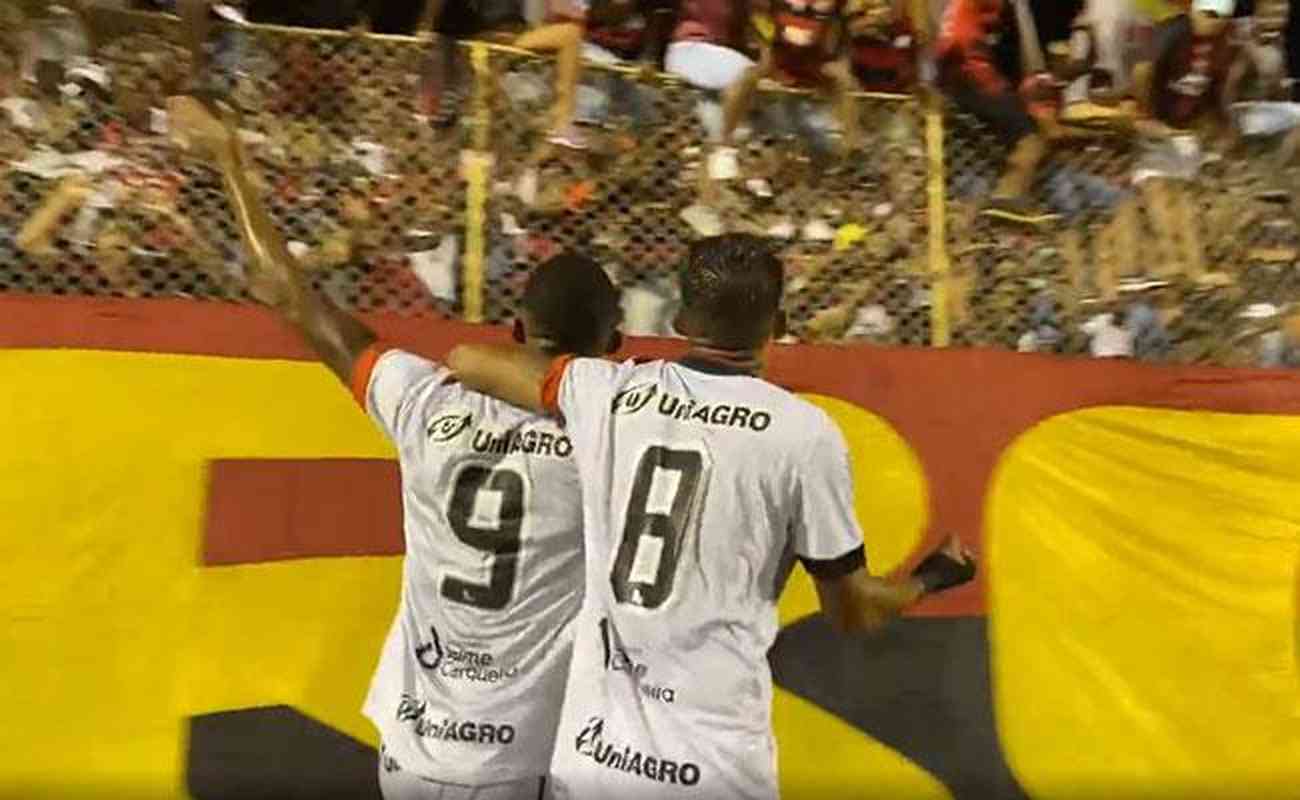 Vitória 3 X 0 Cruzeiro Fotos Do Jogo No Barradão Pela Série B Superesportes 