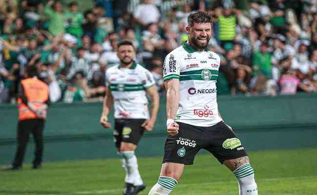 Fabricio Daniel fez o gol da vitria do Coxa sobre o Ava