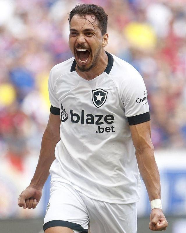 Eduardo (meia-atacante) - lesionado