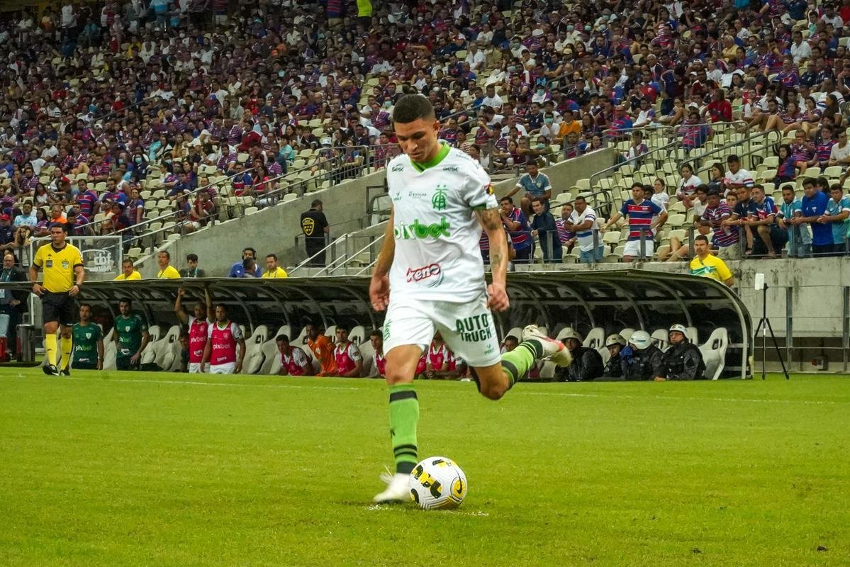Fotos do jogo entre Fortaleza e Amrica, neste domingo, no Castelo, pela 13 rodada do Campeonato Brasileiro