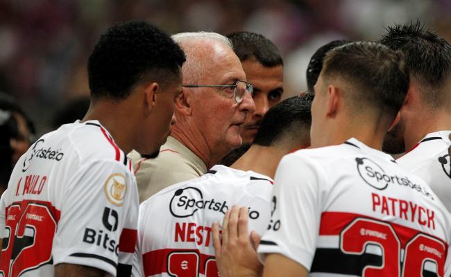 Dorival tem dado mais espaço para jovem na lateral esquerda