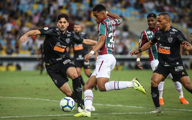 Lances do jogo entre Fluminense e Atlético, no Maracanã, pela 33ª rodada do Brasileiro