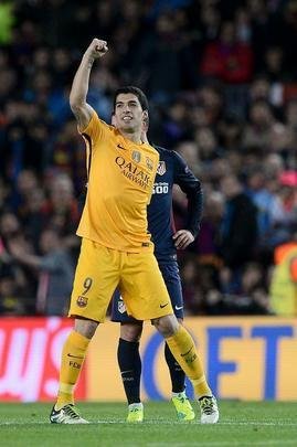 Suárez brilhou marcando dois gols para decretar a vitória, de virada, do Barcelona