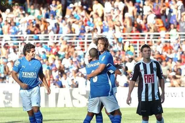 Novamente, Raposa e Galo estavam frente a frente na final do Mineiro e a vantagem também era do time celeste. A equipe do técnico Adílson Batista não teve dó do tradicional rival e devolveu, com sobra, a goleada do ano anterior. Marcelo Moreno, Marcos, contra, e Ramires marcaram no primeiro tempo. Na etapa final, Guilherme e Wagner completaram o placar, que deixou a taça nas mãos da Raposa.