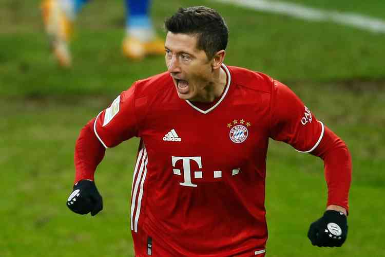 Lewandowski é eleito o melhor jogador da temporada 2020/2021 no futebol  alemão