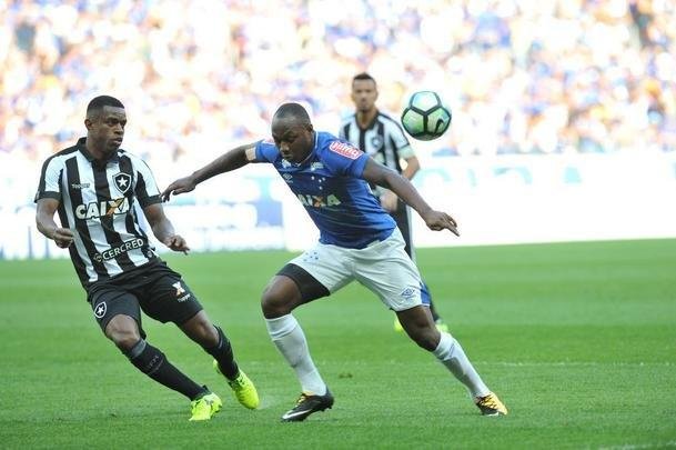 Imagens do jogo entre Cruzeiro e Botafogo, pela 19 rodada do Brasileiro, no Mineiro