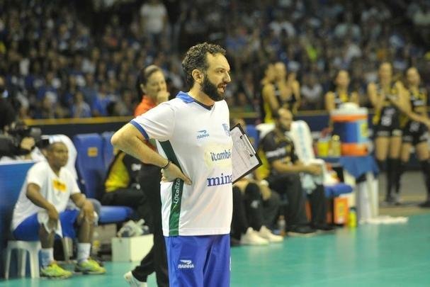 Minas x Praia: veja fotos da primeira partida da final