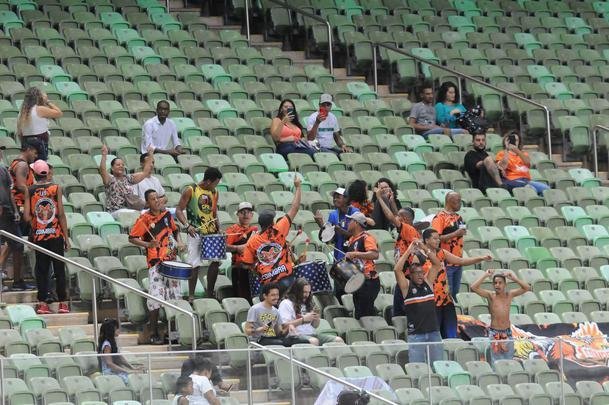 Com gols de Felipe Augusto e Al, Amrica venceu Coimbra por 2 a 0, nesta segunda-feira, no Independncia, pela sexta rodada do Campeonato Mineiro