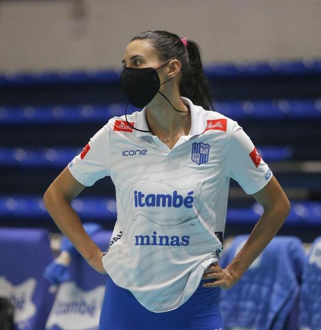 Fotos histricas de Sheilla em sua trajetria pelo vlei do Minas