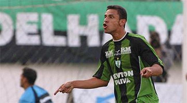 Fred: jogou no Amrica de 2003 a 2004 e no Cruzeiro em 2004, 2005, 2018 e 2019