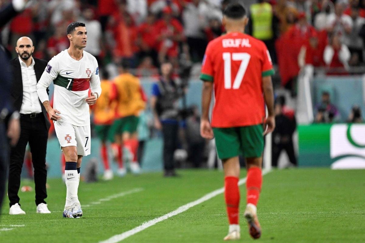 As reaes de Cristiano Ronaldo no banco e durante o jogo contra Marrocos pelas quartas de final da Copa do Mundo