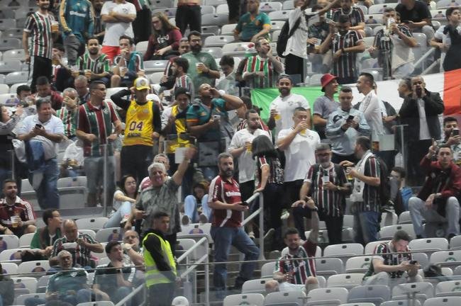 Fotos da torcida do Fluminense na partida de volta das oitavas de final da Copa do Brasil, no Mineiro, contra o Cruzeiro
