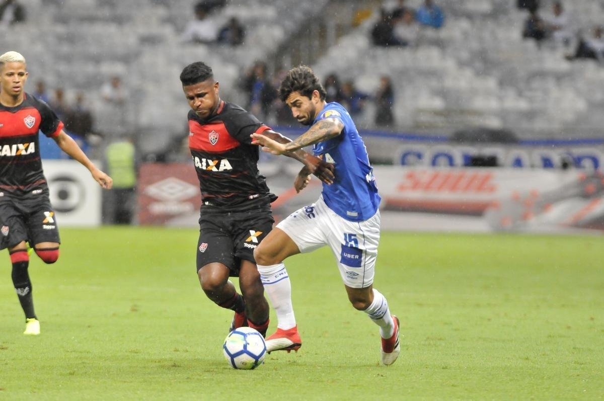 Fotos de Cruzeiro x Vitria, no Mineiro, pela 36 rodada do Campeonato Brasileiro (Juarez Rodrigues/EM D.A Press)