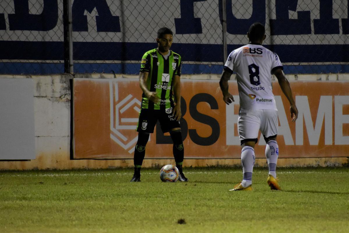 Com gols de Diego Ferreira, Rickson e Vito, Amrica venceu a URT por 3 a 0, nesta quarta-feira, em Patos de Minas, e terminou primeira fase do Mineiro em segundo lugar. Adversrio na semifinal ser o Atltico.