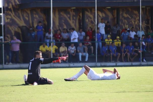 Tricolor venceu o Timbu de virada por 2 a 1 e sagrou-se pentacampeo da competio