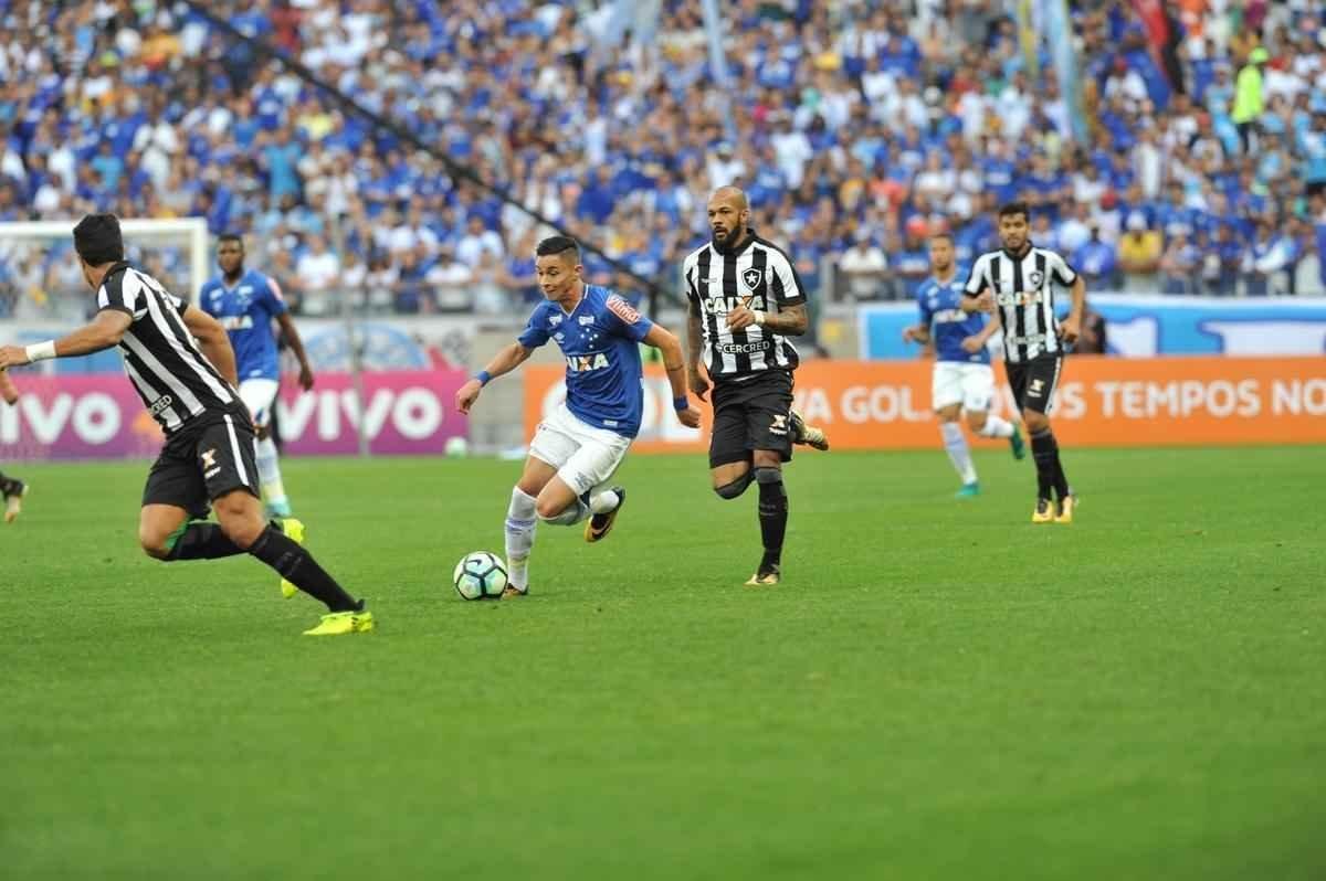 Imagens do jogo entre Cruzeiro e Botafogo, pela 19 rodada do Brasileiro, no Mineiro