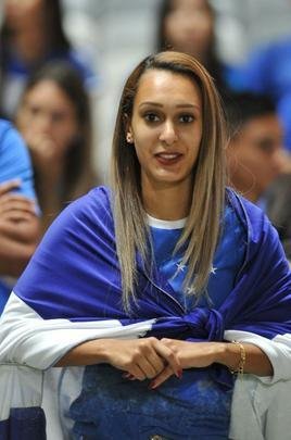 Torcida cruzeirense na partida contra o Atltico-PR, no Mineiro, pelas oitavas de final da Copa do Brasil