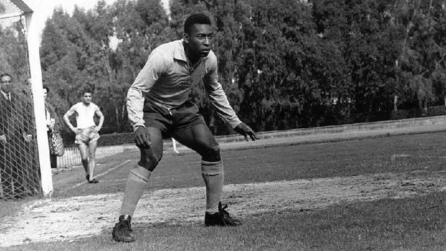 Pelé era o goleiro substituto do Santos e do Brasil