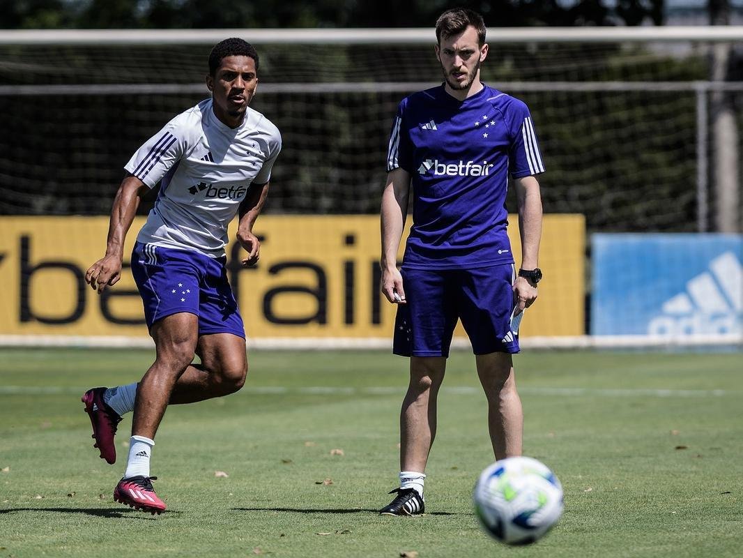 O Cruzeiro treinou nesta quarta-feira (5/4), na Toca da Raposa II, em Belo Horizonte