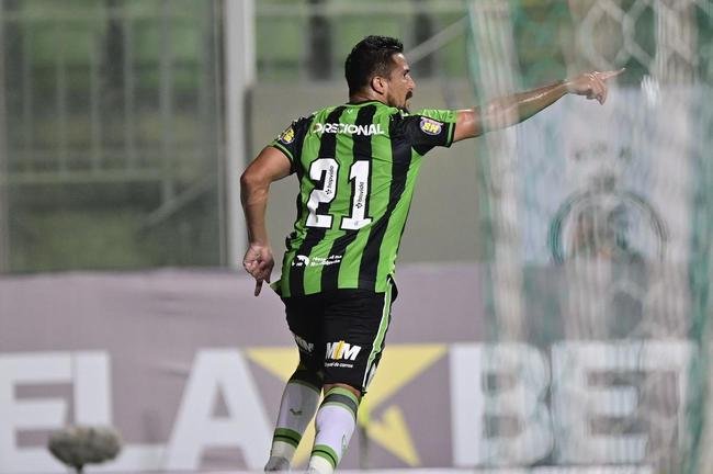 Amrica e Villa Nova se enfrentaram pelo Campeonato Mineiro