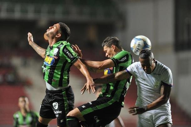 Amrica e Paran Clube se enfrentam pela 33 rodada da Srie B, no Horto