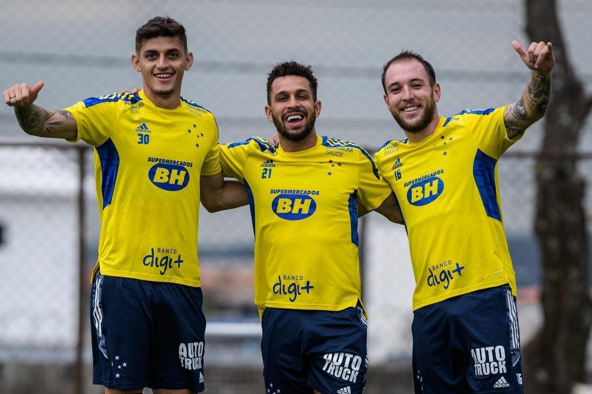 Fotos do treino do Cruzeiro desta segunda-feira (18/10)