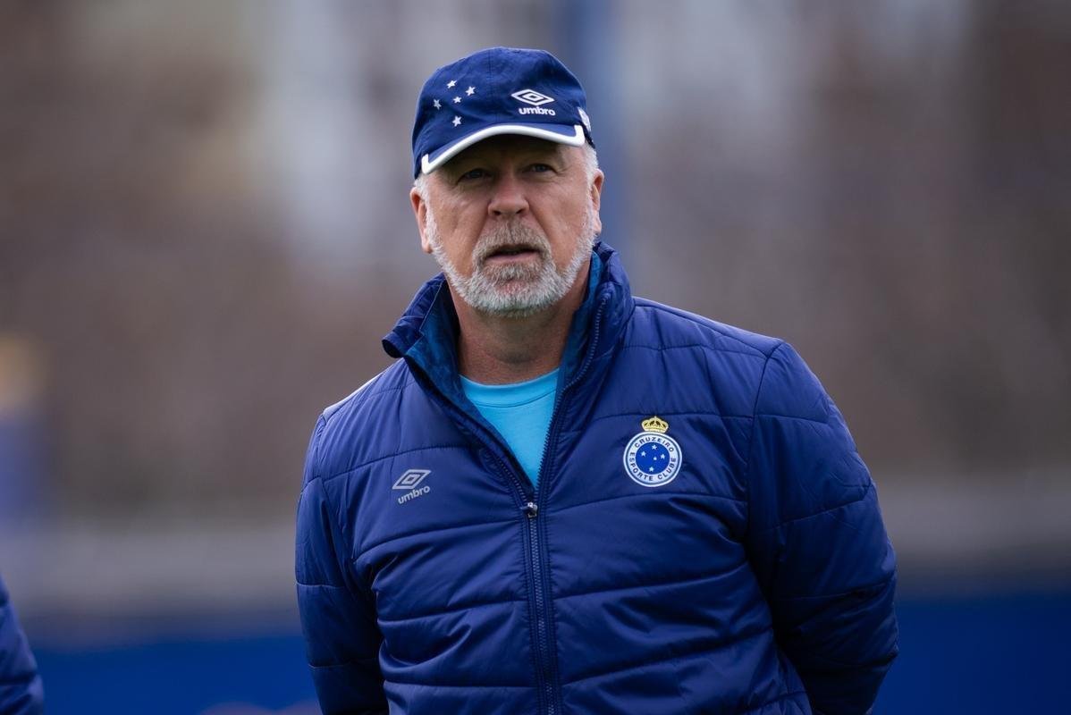 De olho em jogo contra o River Plate pela Copa Libertadores, Cruzeiro treinou na tarde desta segunda-feira no CT do Boca Juniors