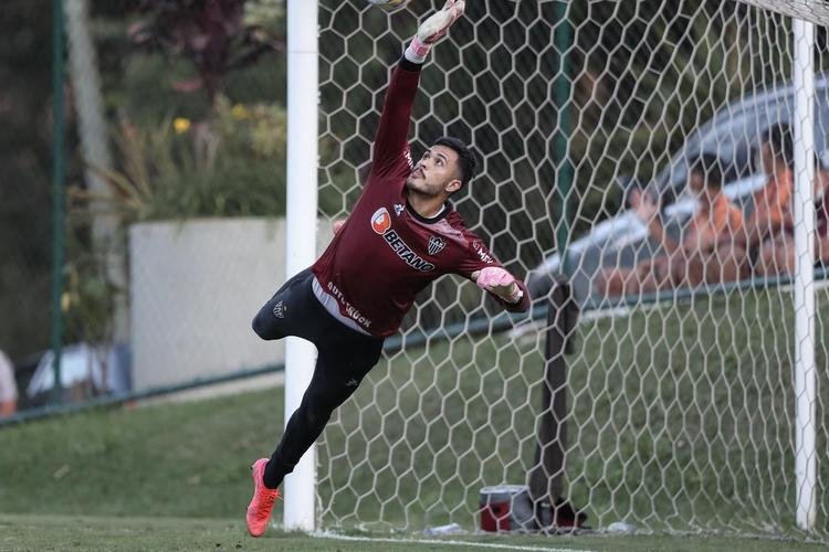Com Guilherme Arana de volta, Cuca comanda atividade na Cidade do Galo
