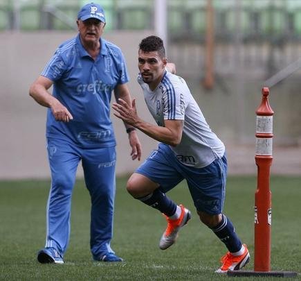Felipo comandou treino do Palmeiras no Independncia visando ao jogo de quarta, s 21h45, no Mineiro, contra o Cruzeiro, pela semifinal da Copa do Brasil. Time precisa vencer para ir  deciso