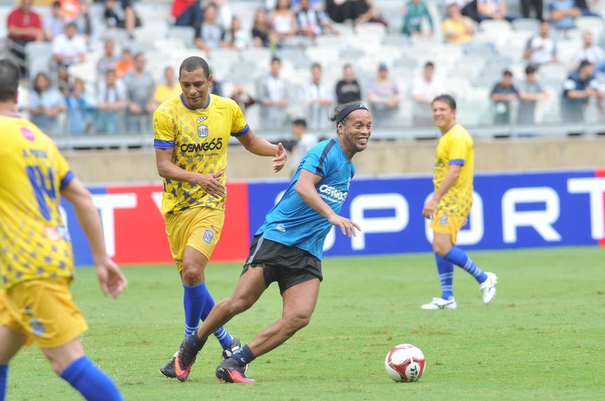 Fotos do 'Game of Dreams', jogo festivo dos Amigos do Ronaldinho contra os Amigos do Penta